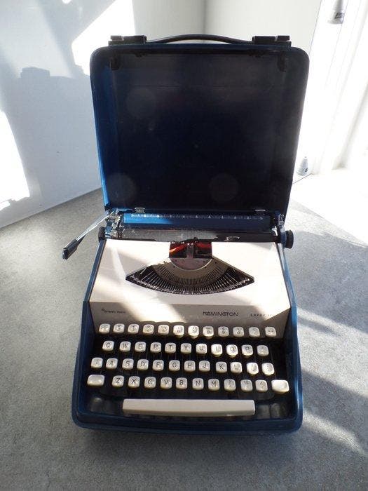Sperry Rand Remington Envoy III - Machine à écrire -, Antiquités & Art, Art | Objets design