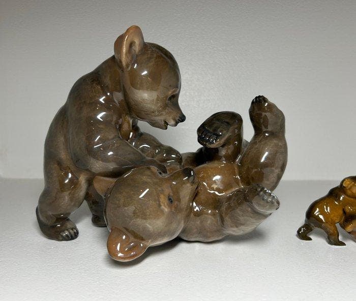 Rosenthal - Beeldje - Set of 2 Playing Bear Cubs (2) -, Antiquités & Art, Antiquités | Verre & Cristal