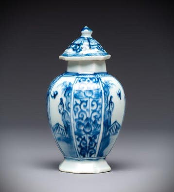 GEEN RESERVE - ANTIEKE CHINESE BLAUW-EN-WIT FIGUUR THEE-DOOS