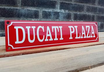 Ducati Plaza, Verzamelen, Merken en Reclamevoorwerpen, Verzenden, Nieuw