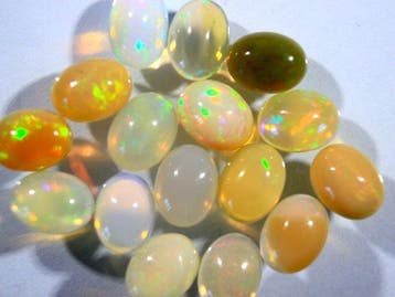 Gratis verzending ct. 14,20 Natuurlijke Ethiopische Opalen