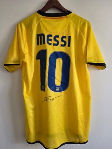 PullChase Mystery Pack + Signed Jersey from Messi Barcelona