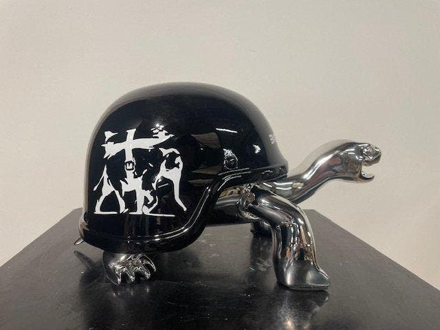 Van Apple - The Silver Peace Turtle - Banksy Elephant, Antiquités & Art, Art | Objets design