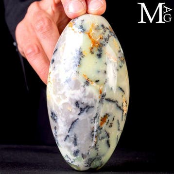 Heilige Lingam in dendrietopaal - Hoogte: 130 mm - Breedte: