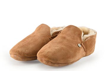 Warmbat Pantoffels Meisjes in maat 33 Cognac, Verzenden, Schoenen, Zo goed als nieuw, Jongen of Meisje