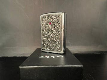 Zippo - Zippo RED STAR EMBLEM - Zonder minimumprijs -