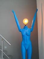 Mannequin - Kunstzinnige mannequin/lamp - Résine, polyester, Antiquités & Art
