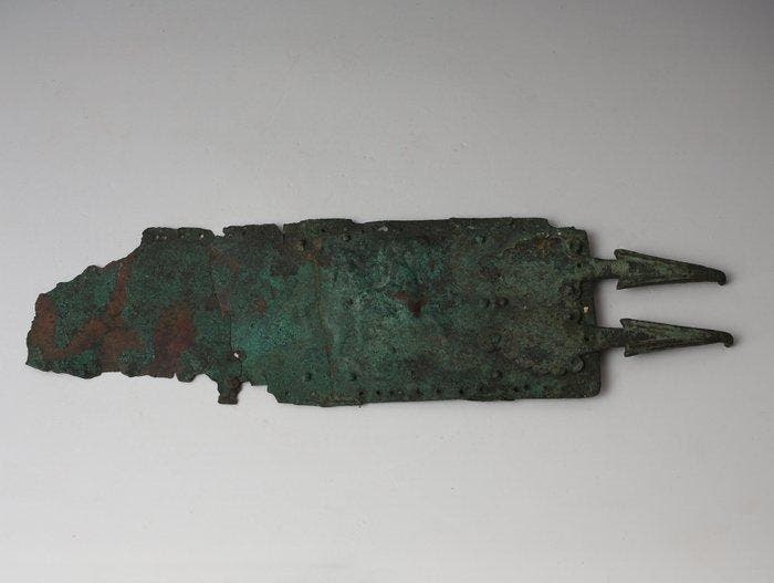 Italisch, Samnitisch Brons Fragment van een riem waarop een, Collections, Minéraux & Fossiles