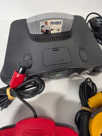 Nintendo - Nintendo 64 - N64 & 4 Controllers & 10 Game, Games en Spelcomputers, Nieuw