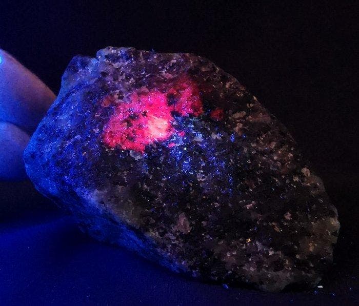 222 g! XL robijn in zoïsite 7,40 cm x 6,00 cm natuurlijk, Collections, Minéraux & Fossiles