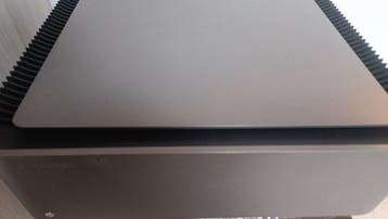 Cambridge - Edge W Solid state eindversterker, Nieuw