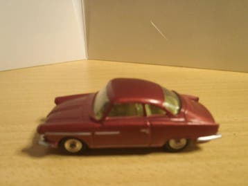 Dinky Toys 1:43 - Modelauto (2) - Véhicule de tourisme, Nieuw