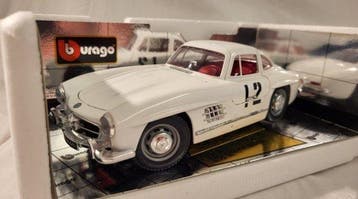 Burago, Bburago 1:18 - Modelauto (2) - Mercedes-Benz 300 SL, Hobby en Vrije tijd, Nieuw