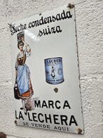 Emaille bord - LA LECHERA