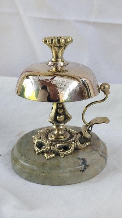 Servicebel - Marbre veiné - kraag met voluten - Frankrijk, Antiquités & Art, Curiosités & Brocante
