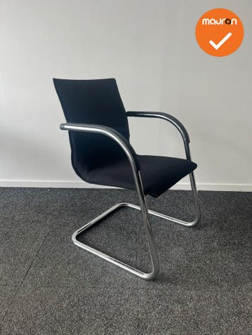 Vergaderstoel Ahrend 4153 - NIeuwe zwarte stoffering - Chroo, Vergader- of Presentatieruimte, Ophalen of Verzenden, Gebruikt, Stoel