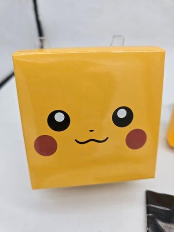 Nintendo - Gameboy Advance SP - GBA SP - Pikachu Pokémon