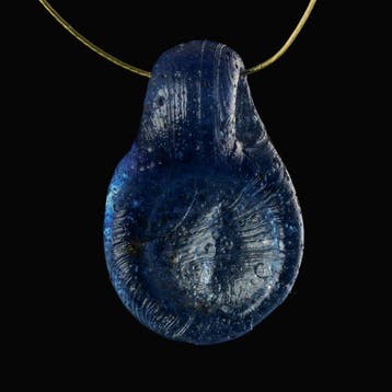 Oud-Romeins Glas Amulet-hanger met godheid (Zonder