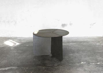 Matteo Giustozzi - Salontafel - 120 - ruwe metaalplaat -