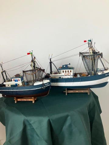Maritieme objecten (2) - N-51083 uit Napels. F-95338 uit