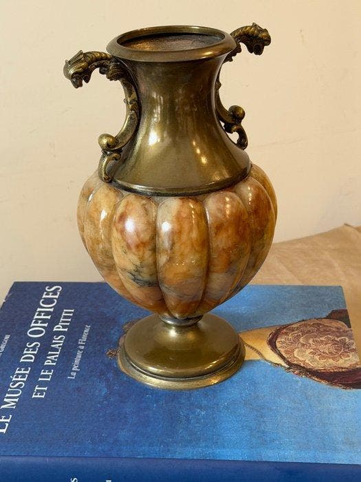 A Baccellato Vase Bronze Mounted - Vaas - Albast, Antiek en Kunst, Antiek | Overige Antiek