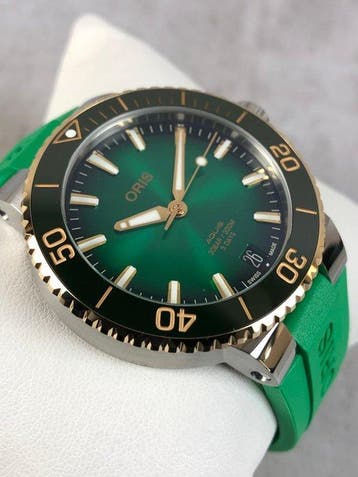 Oris - Aquis Date Calibre 400-2 Automatic - 01 400 7769