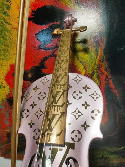 fp pop art - Louis vuitton violon et Capsule Pink Old, Antiquités & Art, Art | Objets design
