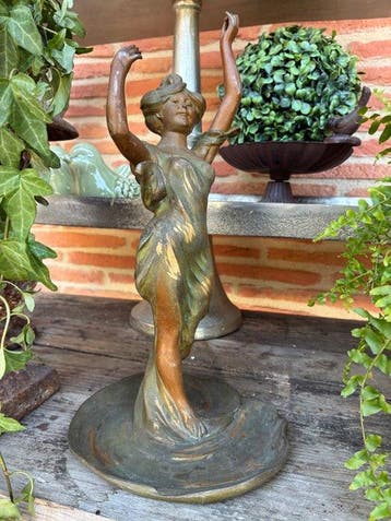 Beeldje, Statuette Art Déco – Élégante figure féminine - 30