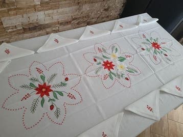 Prestigiosa Tovaglia natale 12 posti in purissimo lino 100%