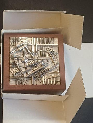 Arnaldo Pomodoro (1926) - sculptuur, Scatola inTeak - 7 cm -, Antiek en Kunst