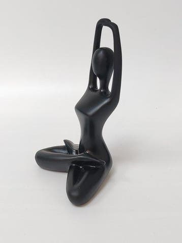 Beeldje - Abstract seated yoga figure - Hars