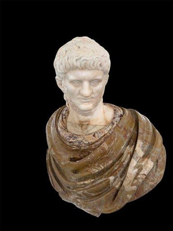 Buste, policromo in marmo raffigurante Nerone - 64 cm -