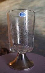 CBZ - Beker op een voet - gegraveerd sierglas - .835 zilver, Antiek en Kunst