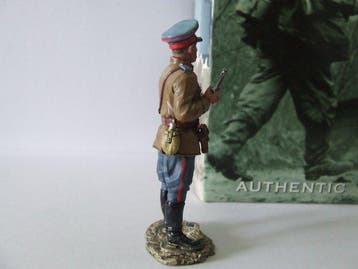 King & Country 1:32 - Véhicule militaire miniature - Oficial