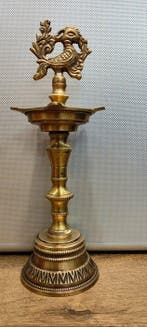 Exclusieve messing Kuthu Vilakku – Traditionele Indiase