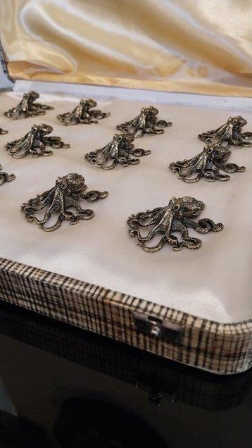 Messensteun (12) - poulpes géants grands modèles - Metaal -