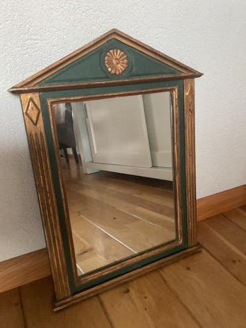 Spiegel- Decoratieve neoclassicistische spiegel met groen