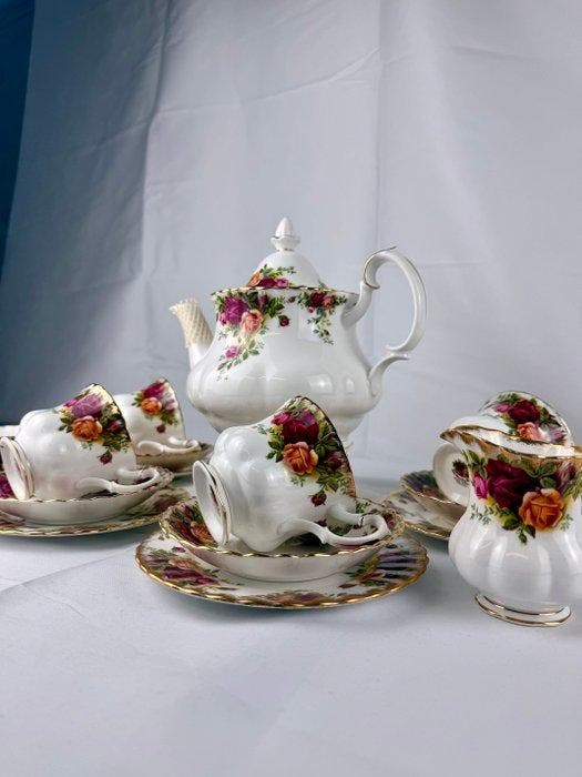 Royal Albert - Koffie- en theeservies (15) - Been - Old, Antiek en Kunst, Antiek | Meubels | Tafels