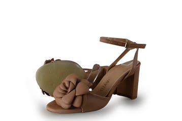 Laurent David Sleehakken in maat 37 Beige, Vêtements | Femmes, Verzenden, Schoenen met hoge hakken
