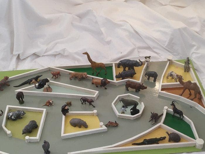 Britains - Jouet Britains Verzameling ZOO no.16 & 40 x, Antiek en Kunst, Antiek | Speelgoed