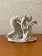 Schaubach Kunst - Figurine - Bäuerin mit Ähren - Porcelaine