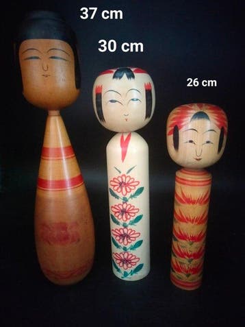 Figurine (9) - Neuf kokeshi traditionnelles dans différents