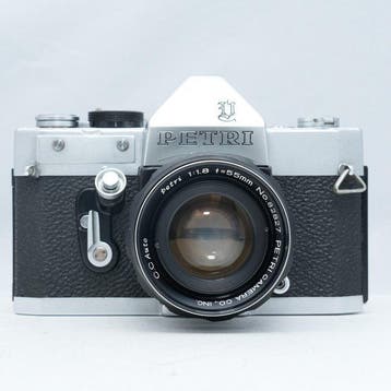 Petri Flex V6 with C.C Auto 55mm f/1.8 Appareil photo