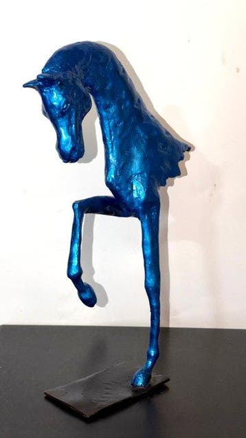 Abdoulaye Derme - sculptuur, Cheval cabré - 33 cm - Koud
