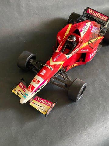 Heinz Harald Frentzen - Voiture miniature à l’échelle 1/12