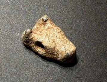 Romain antique Plomb Amulette, avec une stylisation