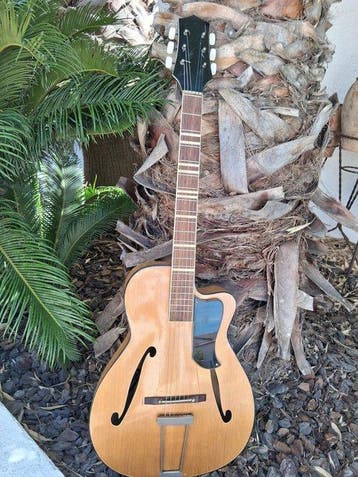 WOLFGANG HÜTTL - ARCHTOP - - Guitare archtop - Allemagne -, Nieuw
