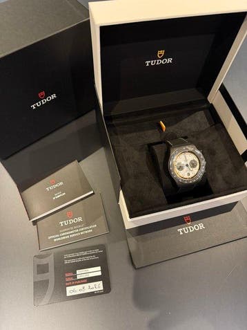 Tudor - Black Bay Chrono Carbon 26 - M79377KN-0003 - Heren