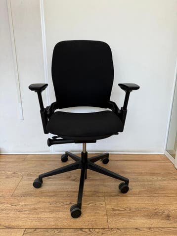 Refurbished Steelcase Leap V2 Zwart (Actiemodel), Verzenden, Zwart, Zo goed als nieuw, Bureaustoel