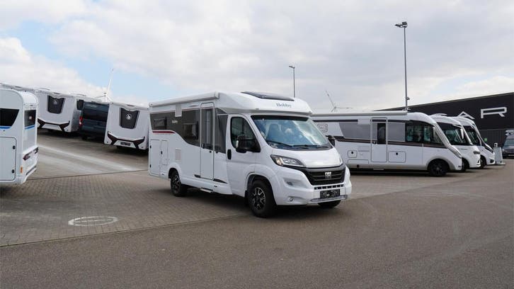 Hobby Optima Ontour V65 nieuw met daginschrijving 30916, Caravans en Kamperen, Mobilhomes, Cassettetoilet, Handgeschakeld, L-zit